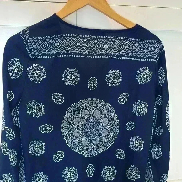 Vince Cumato Boho style Navy Blue with Tie in front size Small 3/4 sleeve - Picture 10 of 13